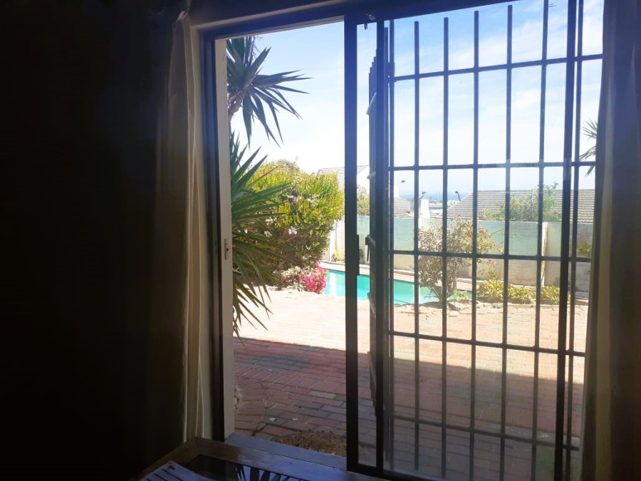 To Let 4 Bedroom Property for Rent in Country Club Western Cape